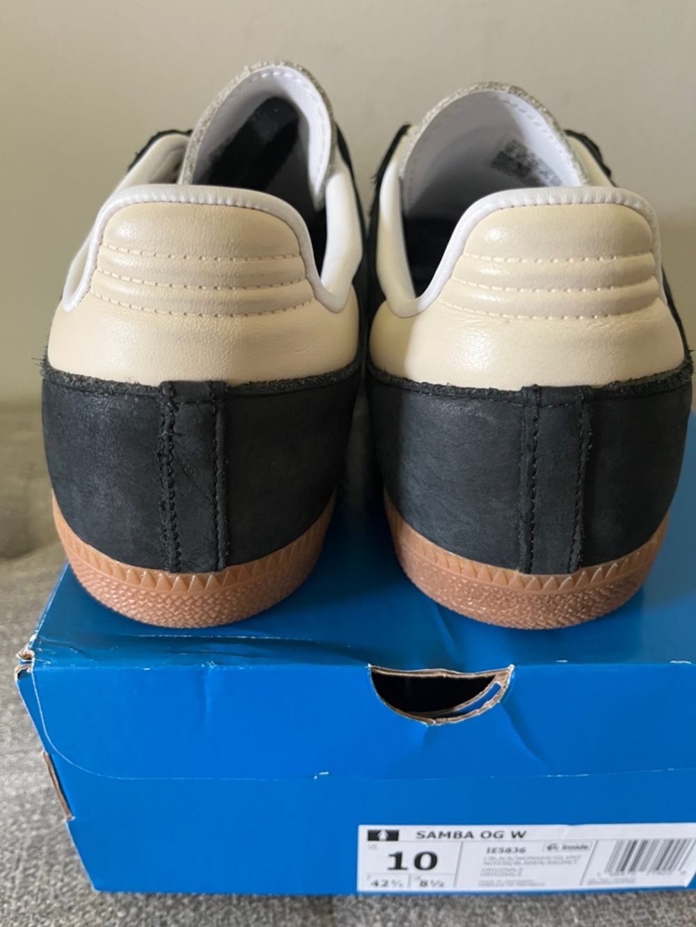 Adidas Samba OG Womens Size 10 Black White Gum Sole Sneakers Worn Once - Picture 3 of 9